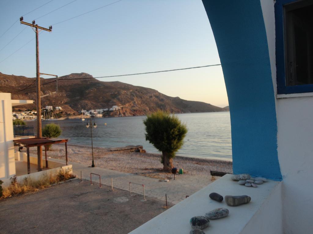 Pavlos Rooms Ливадия Экстерьер фото